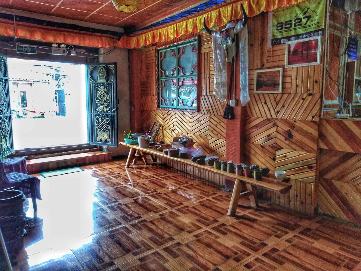 Zishuo Zihua Guest House Daocheng Exterior foto